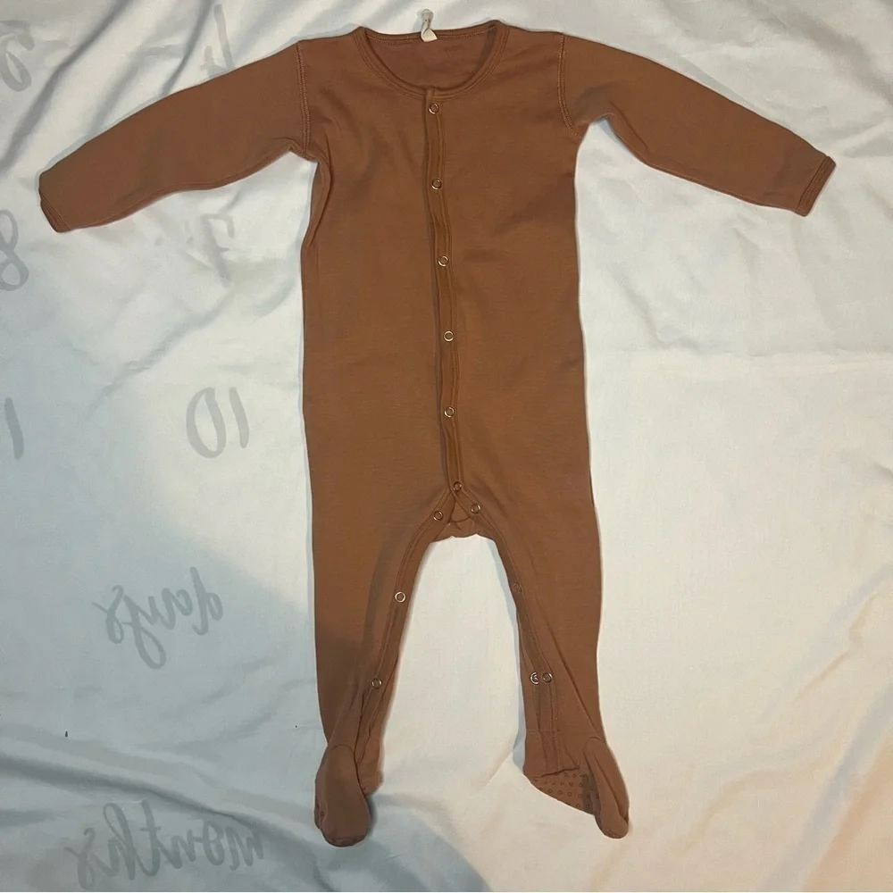 Quincy Mae Amber Full Snap Organic Cotton Footie in Size 6-12 Months